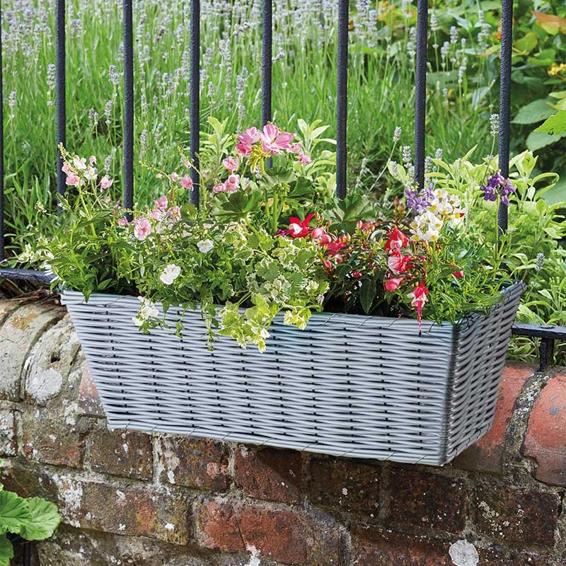 Smart Garden 19in Faux Rattan Planter Slate