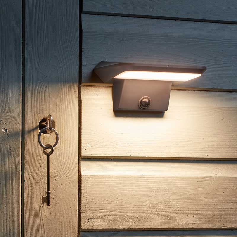 Super Bright PIR Sentry Light 800L