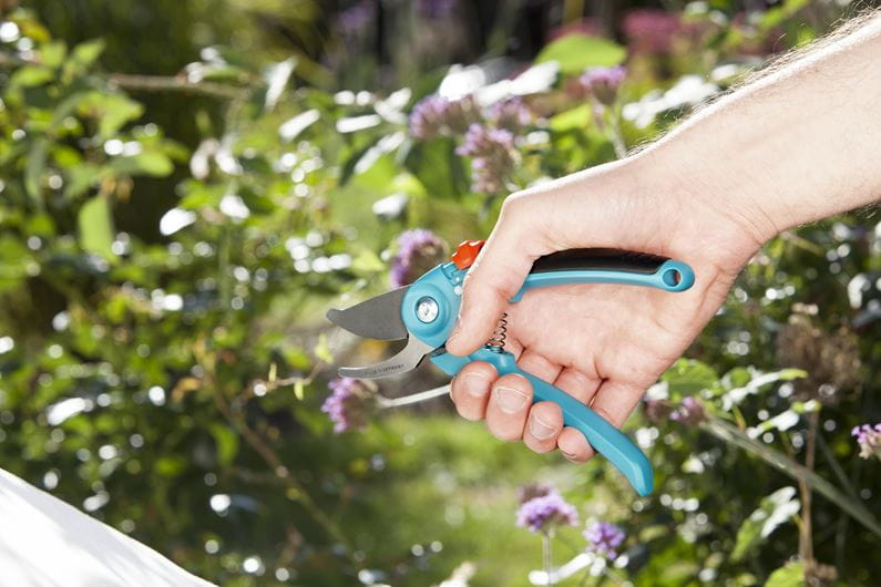 Gardena Classic Bypass Secateurs